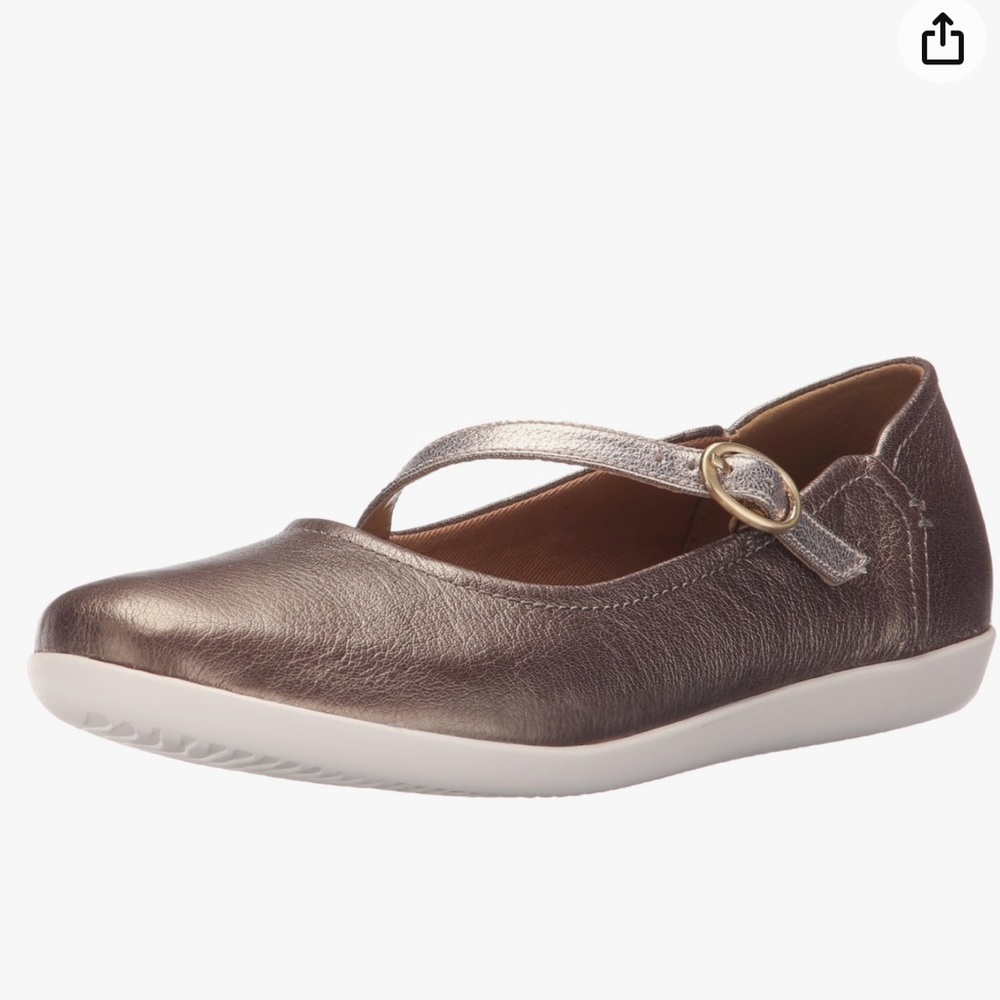10W Clarks Helina Amo Platinum Flats NIB